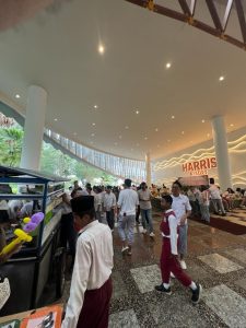 Ulang Tahun ke 6, HARRIS Resort Barelang Batam Berbagi Berkah dengan Pedagang Kaki Lima dan Panti Asuhan