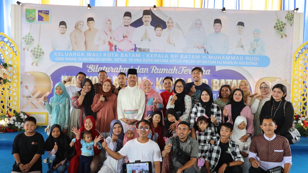 Ribuan Warga Batam Hadiri Open House di Rumah Muhammad Rudi