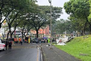 Pesawat Jatih di Tangerang Selatan, 3 Orang Tewas