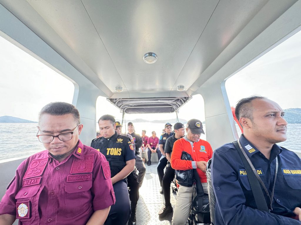 Imigrasi Tarempa Gelar Operasi Gabungan Bersama Timpora di Pulau Terluar