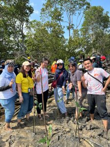 The Ascott Regional Batam Peringati Hari Mangrove Sedunia di Tanjung Uma