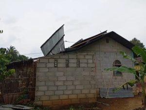 Sejumlah Rumah Warga Tanjung Harapan Diterjang Angin Puting Beliung