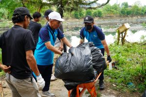 PLN Batam  Gelar Aksi Bersih Sungai Bersama Masyarakat di Kavling Nato Sagulung