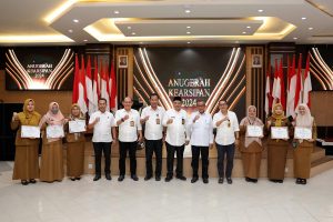 Apresiasi Tata Kelola Kearsipan, Sekda Batam Berikan Penghargaan Kearsipan 2024