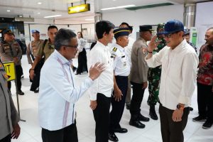 Sekda Batam Jemput Kedatangan Menteri P2MI di Bandara Hang Nadim