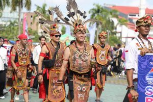 Pawai Budaya Hari Jadi Batam ke-195 Meriah. Rudi: Jaga Kolaborasi Antar Budaya Daerah