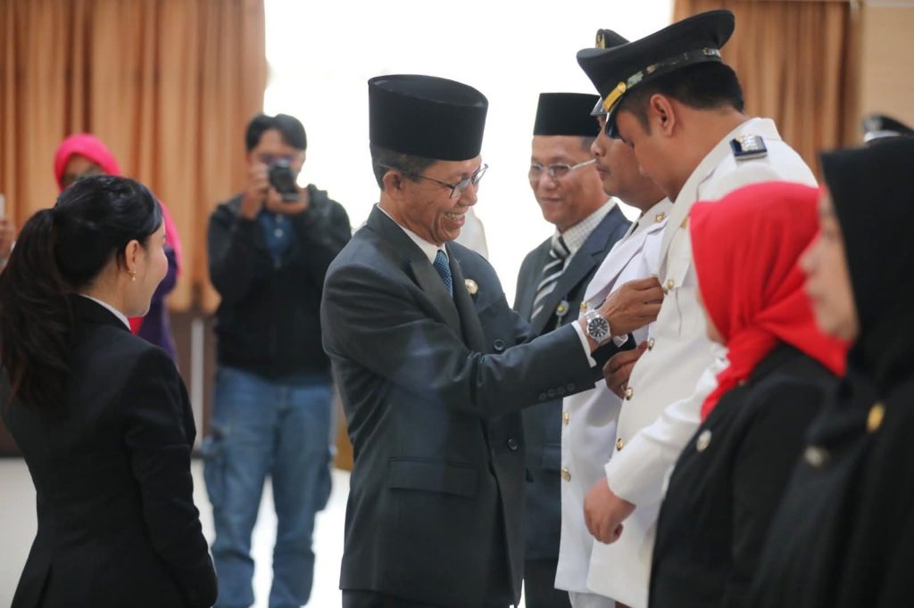 Amsakar Ganti Sekda Batam dan 8 Camat
