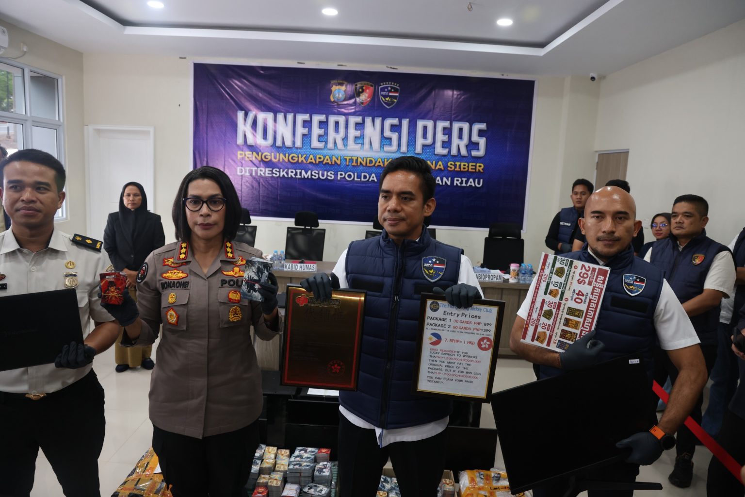 Jaringan Judi Online Asing Beroperasi di Batam, 24 WNA Diamankan