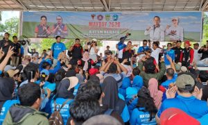 Buruh Batam Rayakan May Day dengan Aksi Nyata, Angkut Puluhan Ton Sampah dari TPS Liar
